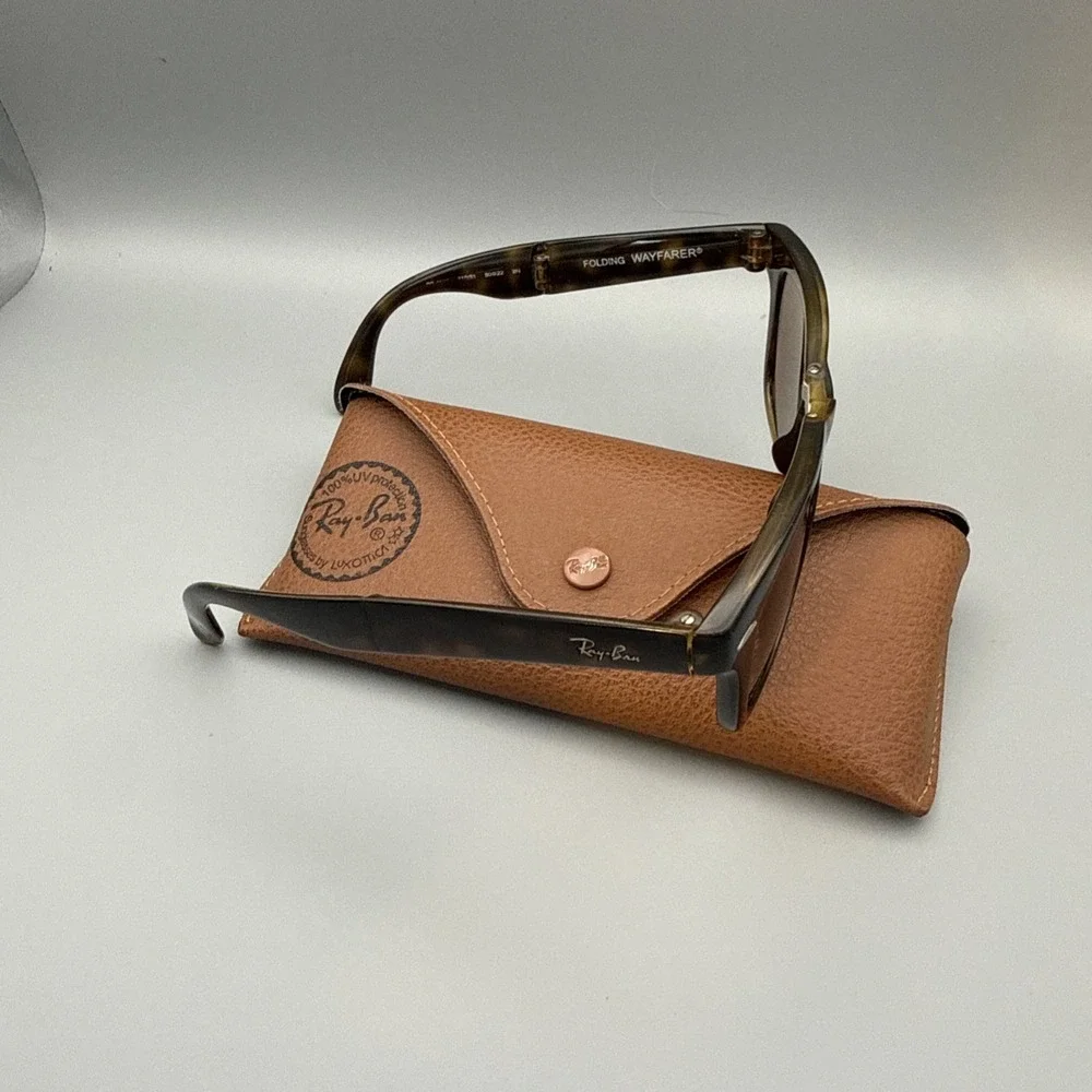 Ray-Ban Wayfarer Folding Classic Tortoise Frame w/ Ray-Ban Travel Case -Vintage